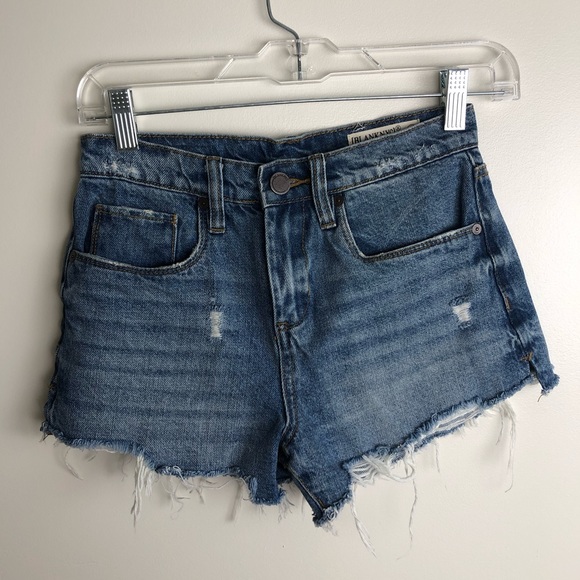 BLANK NYC Pin Up High Rise Medium Wash Jean Shorts - Picture 3 of 7